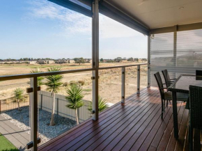 The Red Door - 52 Turnberry Drive, Normanville